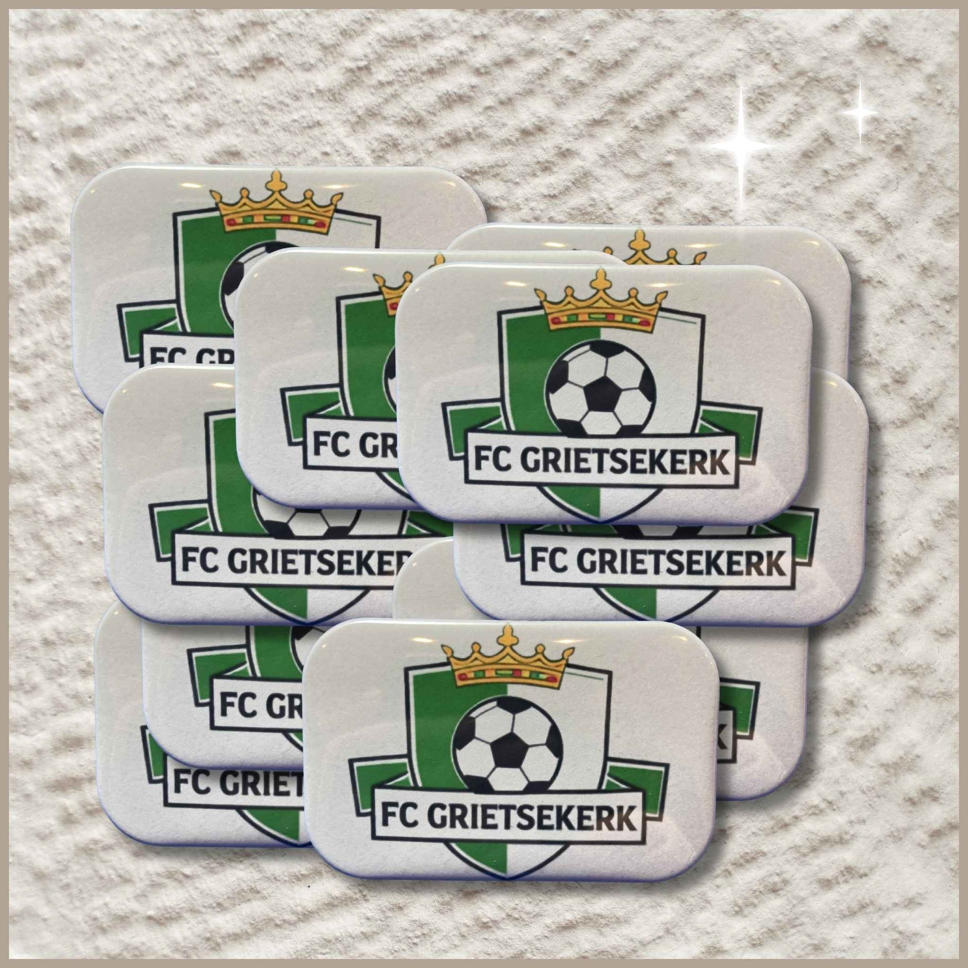 Set rechthoekige gepersonaliseerde buttons met het logo van voetbalvereniging FC Grietsekerk.