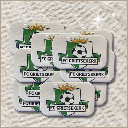 Set rechthoekige gepersonaliseerde buttons met het logo van voetbalvereniging FC Grietsekerk.