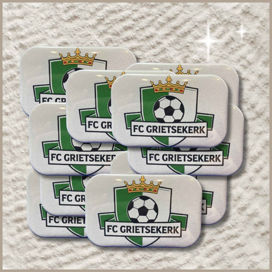 Set rechthoekige gepersonaliseerde buttons met het logo van voetbalvereniging FC Grietsekerk.