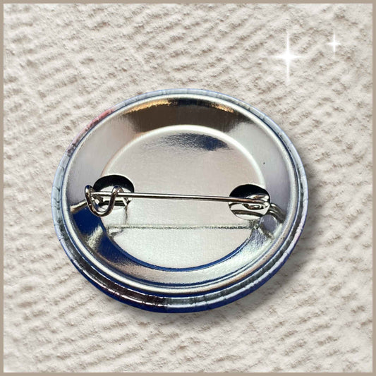Achterkant van een ronde gepersonaliseerde fotobutton van 38 mm.